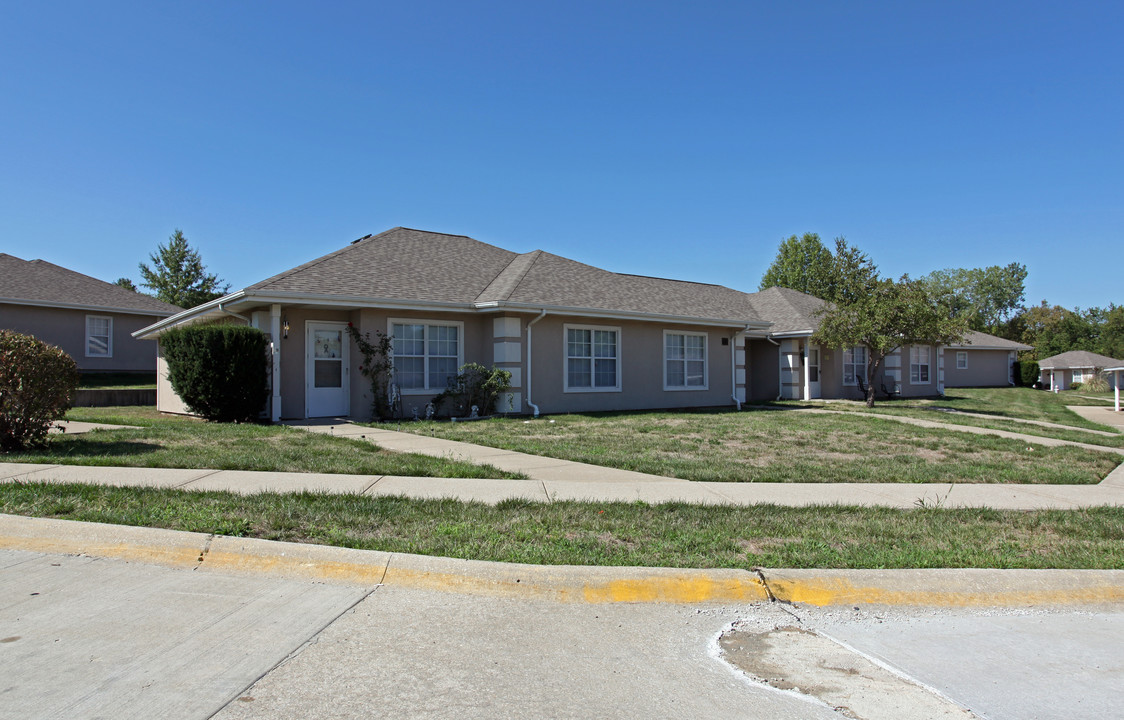 Westchester Village of Oak Grove in Oak Grove, MO - Building Photo