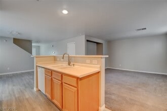 536 Mayfair Walk Ave in Las Vegas, NV - Building Photo - Building Photo