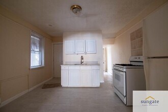 1801 E Lombard St in Baltimore, MD - Building Photo - Building Photo