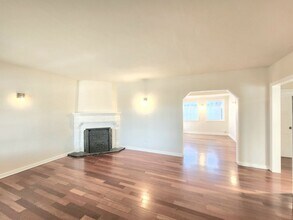 902 E Santa Inez Ave in San Mateo, CA - Building Photo - Building Photo