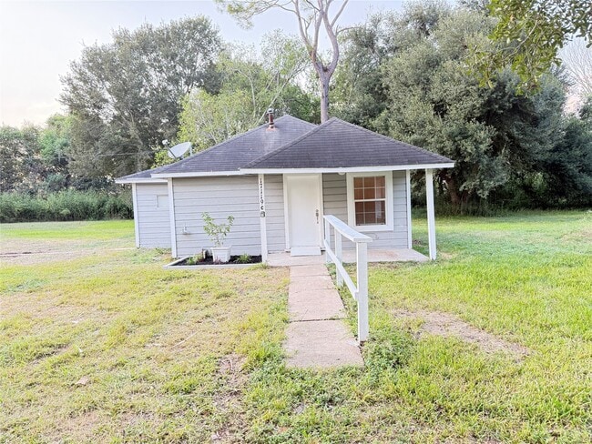 property at 17119 TX-35