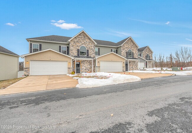 12 Anna Dr in Hanover, PA - Building Photo - Building Photo