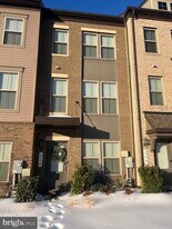 211 Phoenix Dr in Largo, MD - Building Photo