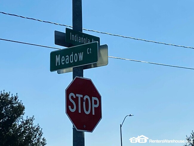 2000 Meadow Ct, Unit 512 in Des Moines, IA - Building Photo - Building Photo