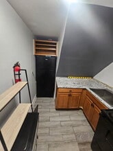 24 N 18th St, Unit #3 in East Orange, NJ - Foto de edificio - Building Photo