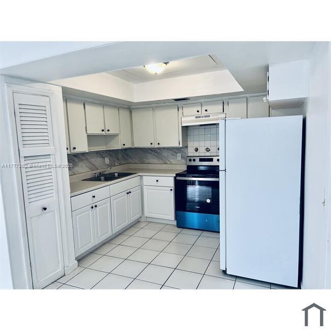 1212 N 58th Ave in Hollywood, FL - Building Photo - Building Photo