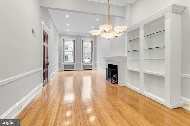 property at 323 S 17th St