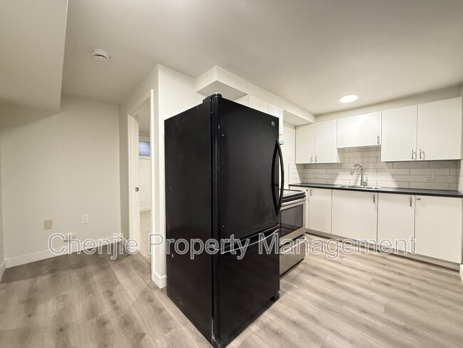 9828-9874 74 St NW in Edmonton, AB - Building Photo - Building Photo