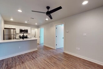 The Courtyards at Lower Greenville in Dallas, TX - Building Photo - Building Photo