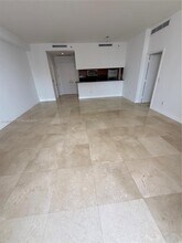 901 Brickell Key Blvd in Miami, FL - Building Photo - Building Photo