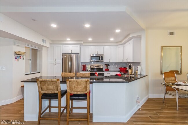 2671 Citrus Lake Dr in Naples, FL - Foto de edificio - Building Photo