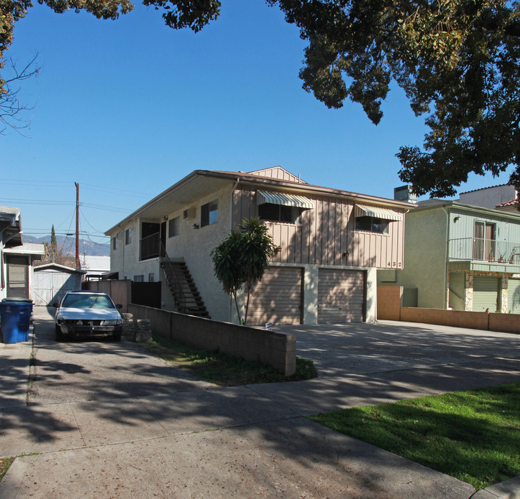 432 N Shelton St in Burbank, CA - Building Photo