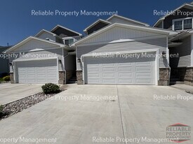 1042 Villa Vista Dr in Ammon, ID - Building Photo