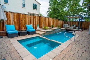 2107 Gullane Way in Gilroy, CA - Building Photo