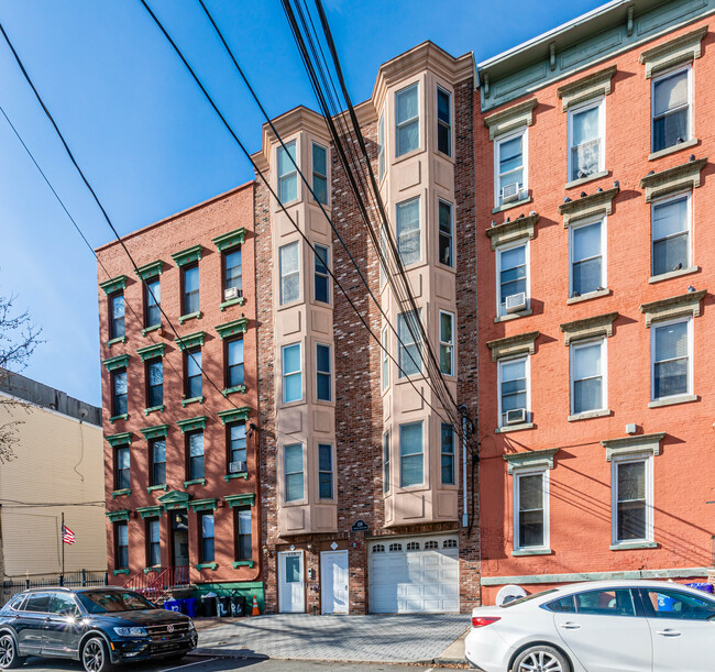 128-130 Adams St in Hoboken, NJ - Building Photo - Building Photo