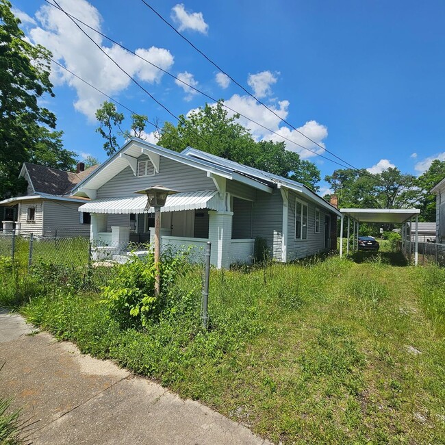 property at 221 68th Pl N
