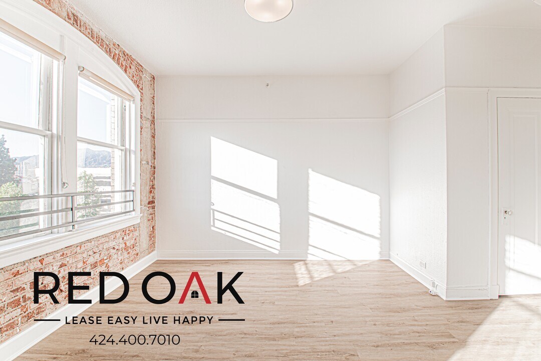 102 N Glendale Ave in Glendale, CA - Foto de edificio