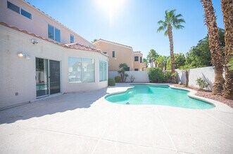 8420 Bay Crest Dr in Las Vegas, NV - Building Photo - Building Photo