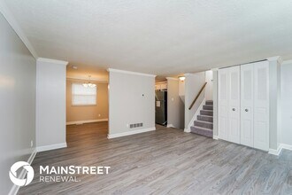 731 Saratoga Dr in Jeffersonville, IN - Building Photo - Building Photo