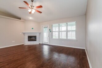 2703 Ian Ct in Middleburg, FL - Foto de edificio - Building Photo