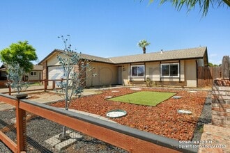 673 Locust Ave in Manteca, CA - Building Photo - Building Photo
