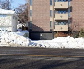 Skyline Condominiums in St. Paul, MN - Building Photo - Building Photo