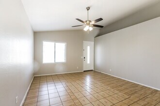 7224 S 56th Ln in Phoenix, AZ - Building Photo - Building Photo