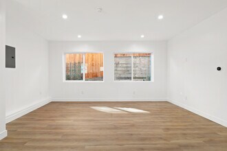8304 Pershing Dr, Unit 8304 one half in Playa Del Rey, CA - Building Photo - Building Photo