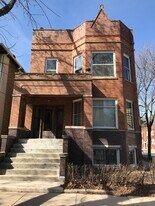 3705 W Belden Ave, Unit First Floor in Chicago, IL - Building Photo