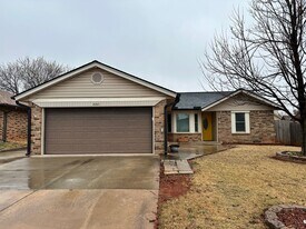 2221 NE 8th St in Moore, OK - Building Photo