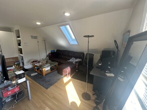 343 Beacon St, Unit 3 in Somerville, MA - Foto de edificio - Building Photo