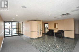 4205 Shipp Dr in Mississauga, ON - Building Photo - Building Photo