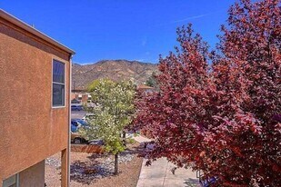 2401 Chelwood Park Blvd NE in Albuquerque, NM - Building Photo