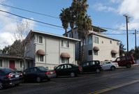 Golden Bay Apartments in San Diego, CA - Foto de edificio - Building Photo