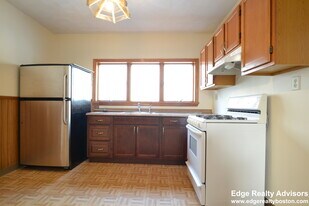 39 Montfern Ave, Unit 2 in Boston, MA - Building Photo