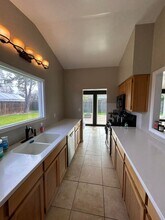 2109 E Lemmon Way in Hanford, CA - Building Photo - Building Photo