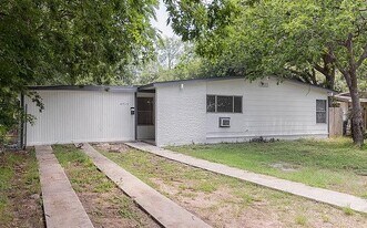 4315 Spring Oak Dr in San Antonio, TX - Building Photo