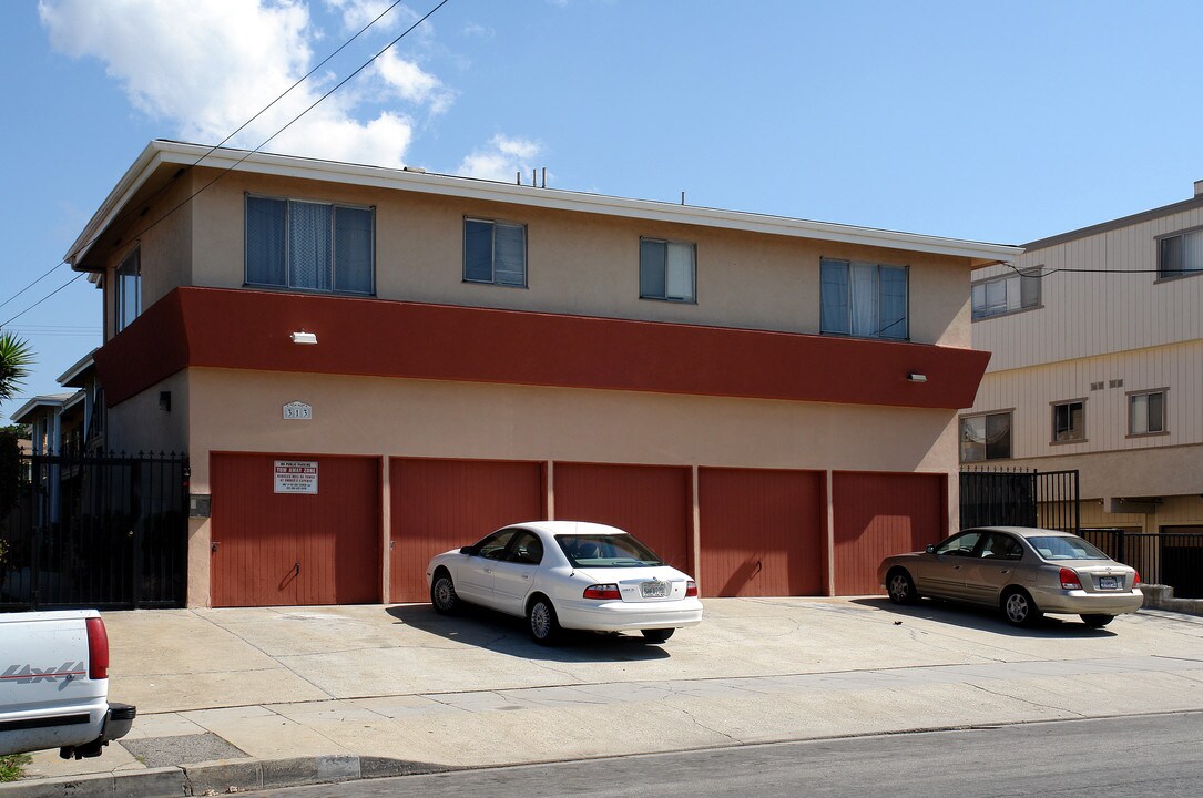 313 E Plymouth St in Inglewood, CA - Building Photo