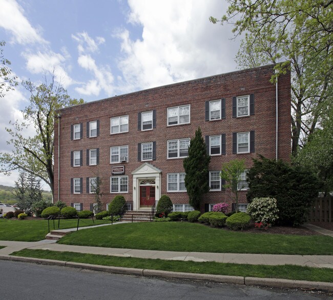 Academy Arms in South Orange, NJ - Foto de edificio - Building Photo