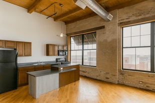 Hopson Flats in Grand Rapids, MI - Building Photo