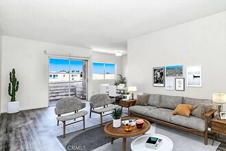 5414 Newcastle Ave in Los Angeles, CA - Building Photo - Building Photo