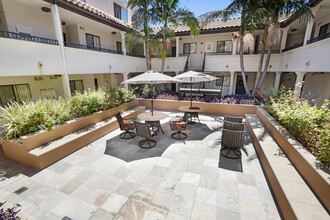 1140 Winchester in Glendale, CA - Foto de edificio - Building Photo