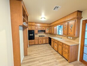 1814 S 108th E Ave in Tulsa, OK - Building Photo - Building Photo