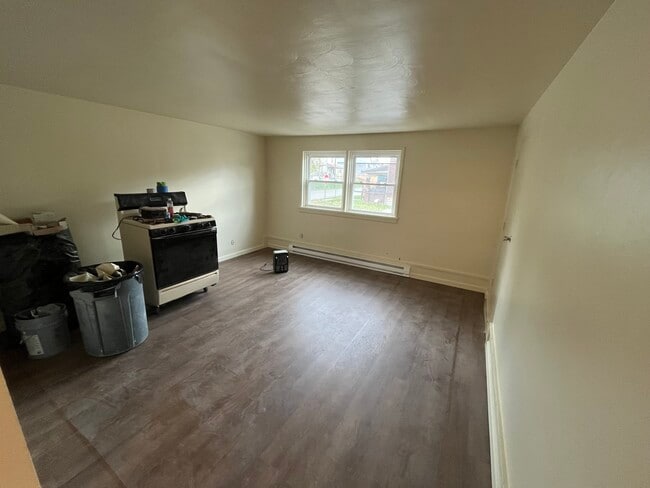 381 Liberty St, Unit 101 in Sharon, PA - Building Photo - Building Photo