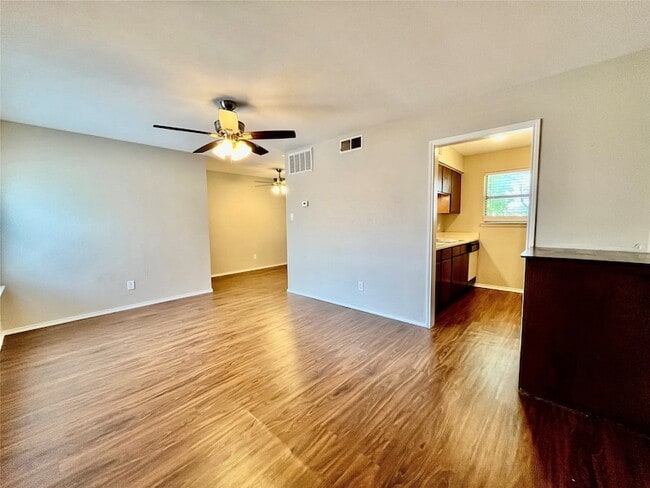 property at 2526 W Prairie St