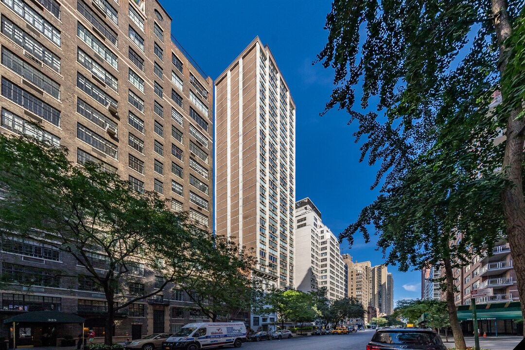 The Fontaine in New York, NY - Building Photo