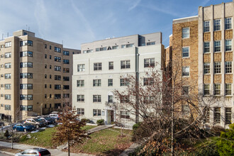 2434 16th St NW in Washington, DC - Foto de edificio - Building Photo
