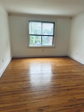 122 W Houstonia Ave in Royal Oak, MI - Building Photo - Building Photo