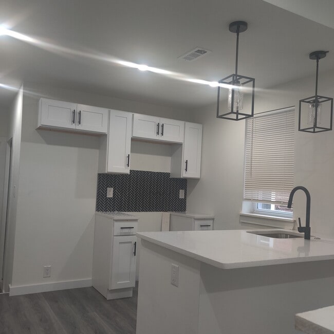 2546 N 11th St, Unit #1 in Philadelphia, PA - Building Photo - Building Photo