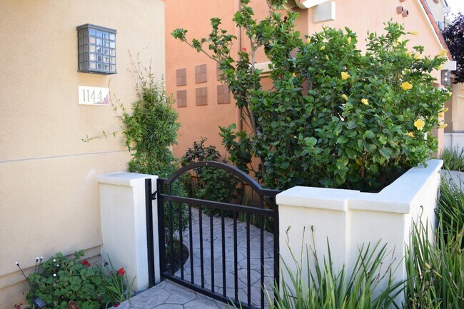 1144 Corte Riviera in Camarillo, CA - Building Photo - Building Photo